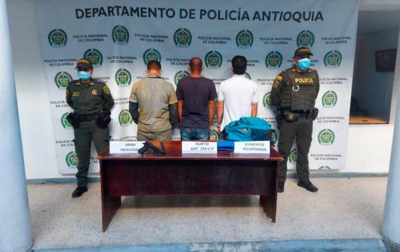 El intento de robar elementos de un finca fue frustrado por la Policía al capturar a tres asaltantes que cuando huían luego de cometer el ilícito en Marinilla. FOTO CORTESÍA