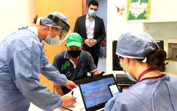 Con el simulacro en Nuevo Occidente Medellín terminó de ajustar el Plan de Vacunación contra el virus covid-19, que arranca en febrero. FOTO JULIO CÉSAR HERRERA