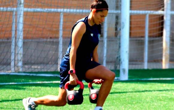 La defensa colombiana es nueva jugadora del Córdoba F.C. en la Liga femenina de España. FOTO TOMADA TWITTER @KAROCLAVIJO13