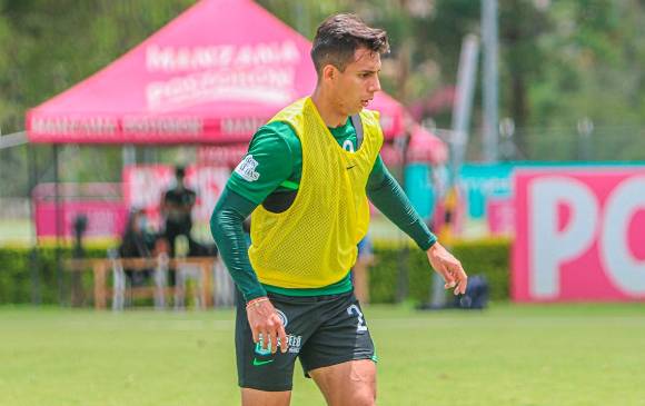 En la imagen aparece Álex Castro durante el entrenamiento del viernes en la sede de Guarne. FOTO Atlético Nacional