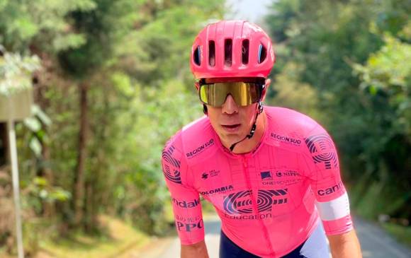 Rigoberto Urán ya subió al podio del Tour en 2017 cuando ocupó el segundo lugar. FOTO TOMADA DE TWITTER @EFprocycling