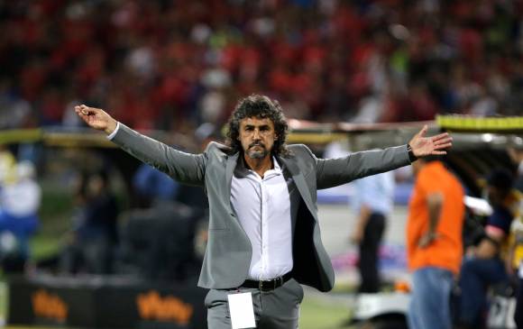 El entrenador antioqueño tuvo un rendimiento del 48,94 % en la sumatoria de sus pasos por Independiente Medellín, mientras que en la Selección alcanzó el 60 %. FOTO Juan Antonio Sánchez 