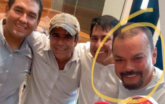 Char se tomó en los últimos días una foto con el exnarco Jhon Horacio Rueda, pero negó relación. FOTO cortesía