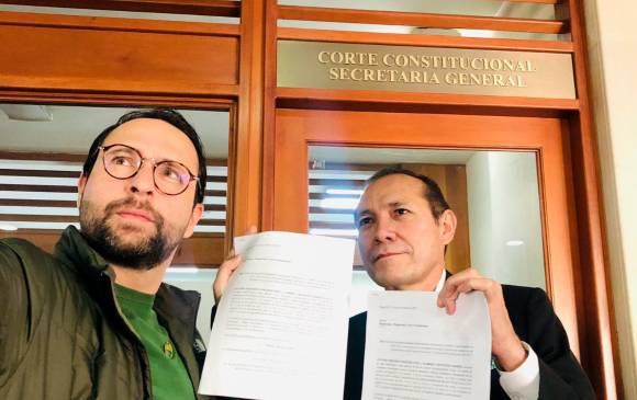 El senador Antonio Sanguino y el abogado Gabriel Cifuentes radicaron en la Corte Constitucional una demanda de constitucionalidad en contra de un artículo de la Ley de Garantías. 