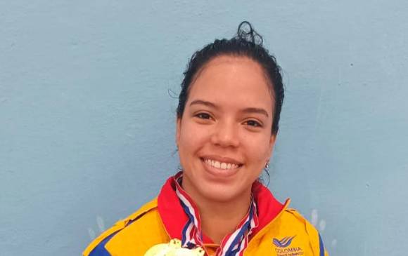 Hellen Escobar fue una de las deportistas que movió el medallero en Cuba. Foto Federación Colombiana de Pesas. 