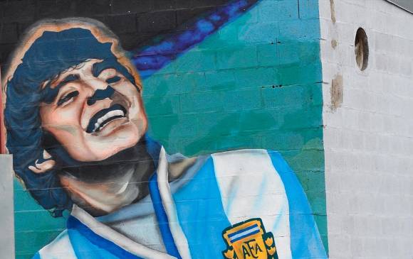 Buenos Aires y Nápoli fueron las ciudades en las que más se recordó este jueves al futbolista argentino Diego Armando Maradona con pinturas, estatuas y hasta un museo itinerante. FOTOs efe