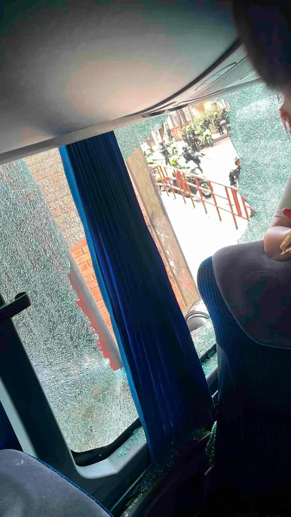 Esta es la primera imagen que se conocer del estado en el que quedó el bus del cuadro verde en Cúcuta. FOTO CORTESÍA