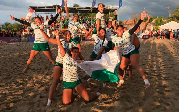 Equipo de rugby femenino, oro. La definición de la corona resultó exigente ante Bogotá. Individuales, Karen Durango (natación), Alejandro Hurtado (subacuáticas y Sofía Palau Lopera (esquí). FOTOS cortesía rodrigo mora-indeportes antioquia