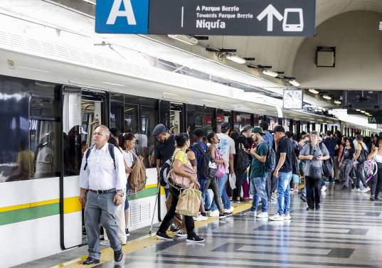 Mientras en 2024 el acumulado de viajes se había ubicado en 308,8 millones, en 2025 ese mismo indicador se ubicó en 310,2 millones. FOTO: Jaime Pérez Munévar