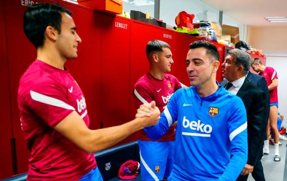 El técnico Xavi Hernández dirigió su primer entrenamiento con el Barcelona. FOTO TOMADA @BARCELONA