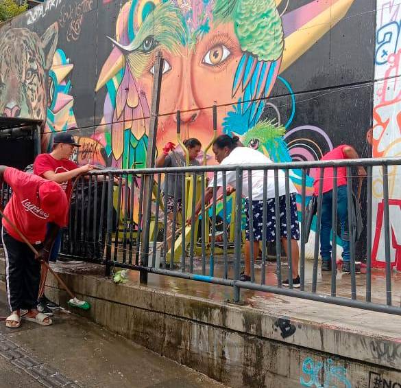 EN FOTOS: Comercios del Graffitour cerrarán por una jornada de limpieza