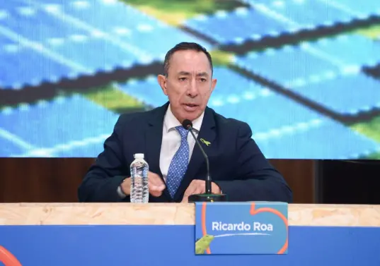 El presidente Ricardo Roa fue recibido con gritos y protestas justo cuando se disponía a presentar su informe anual de gestión correspondiente al último año. FOTO: Cortesía