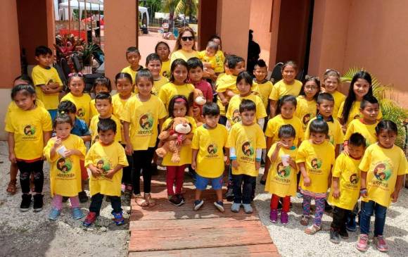 La fundación que lidera Nora Sandigo protege a miles de niños cuyos padres fueron deportados a sus países de orígen. Algunos de ellos viven en su casa. FOTO cortesía