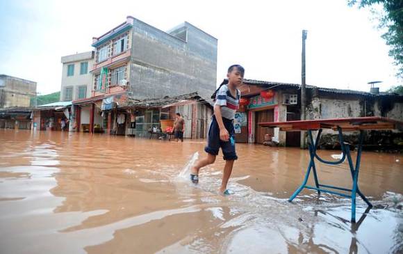 La capital de Henan, Zhengzhou, ha sido una de las más afectadas por las inundaciones. FOTO Colprensa
