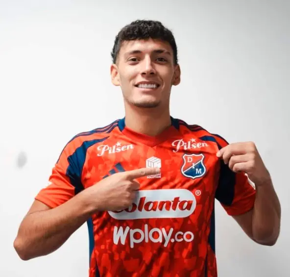 Enzo Larrosa, delantero uruguayo de 24 años, que llega al Poderoso para la Liga Betplay 2026. FOTO CORTESÍA DIM 