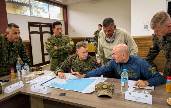 La reunión de altos mandos de EE.UU. y Colombia con sus homólogos de Ecuador, en Esmeraldas. FOTO Cortesía