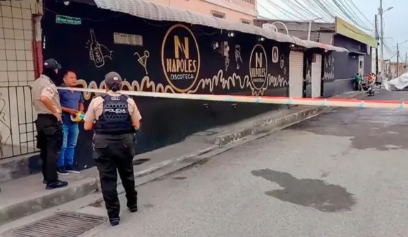 El domingo también se registró una masacre que habría dejado a ocho personas muertas en las afueras de una discoteca en la provincia de Guayas. Imagen: AFP.