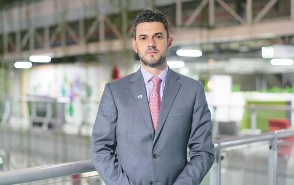 Alejandro Calderón es economista. Su título fue convalidado ante Mineducación. FOTO cortesía epm