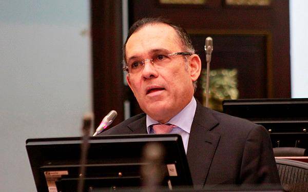 Previamente Cepeda tuvo un choque con el presidente Gustavo Petro por no aprobar sus reformas y reclamó que los parlamentarios “desean mantener el país en el caos de un neoliberalismo moribundo”. FOTO: Colprensa