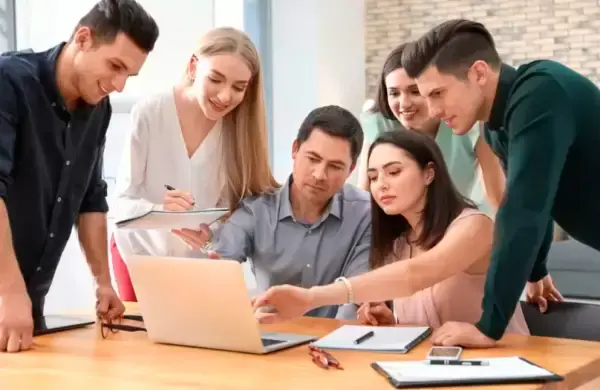 Cada vez más empresas priorizan el bienestar emocional de sus empleados. FOTO: GETTY