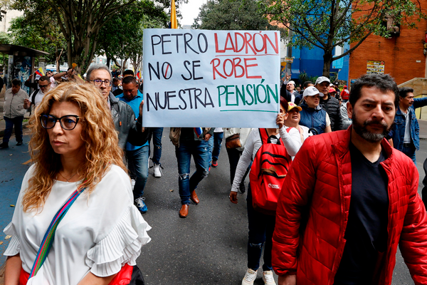 Esta es la primera reforma social que presenta Petro, a la cual le seguirán otras como la laboral, de pensiones y hasta un cambio de la matriz energética que remplace los combustibles fósiles por energías limpias. FOTO: EFE