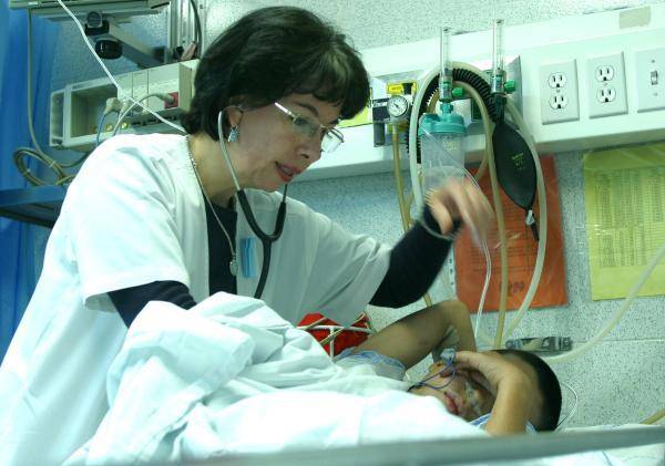 Servicios de urgencias para adultos están colapsados en el Hospital Pablo Tobón Uribe debido a la alta demanda de pacientes. FOTO: Donaldo Zuluaga Velilla.