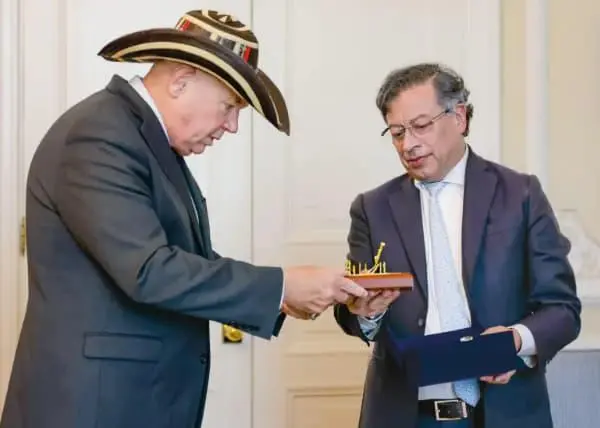 Encuentro entre el presidente Petro y el embajador de Estados Unidos en Colombia. Foto: Colprensa.