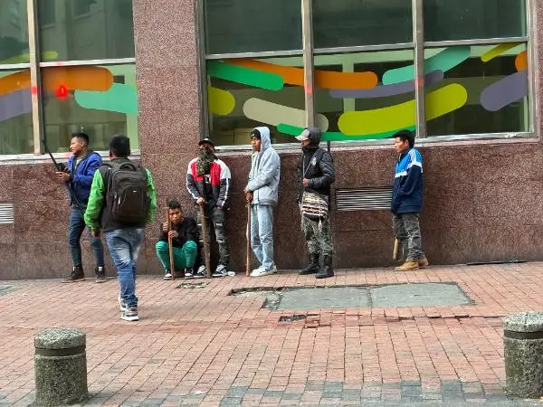 Los menores durante la protesta. FOTO: ALCALDÍA DE BOGOTÁ.