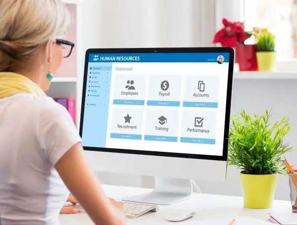 Mujeres de todo el país podrán capacitarse desde casa en habilidades digitales clave, sin importar su nivel educativo. FOTO: Shutterstock