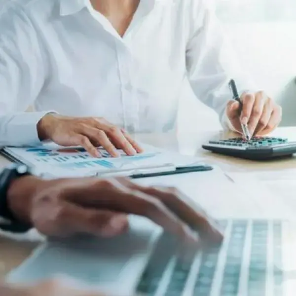 Algunas empresas se apoyan en su reputación para atraer talento, sin necesidad de revelar cuánto pagan. FOTO: GETTY