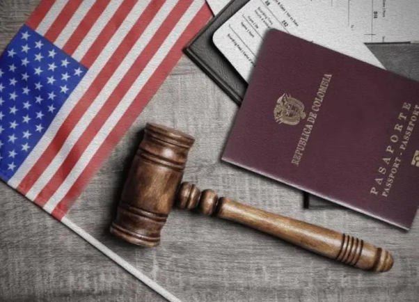 La visa H-1B, utilizada por empresas de tecnología y salud para contratar talento extranjero, enfrenta ahora una tarifa histórica de US$100.000. FOTO: Colprensa