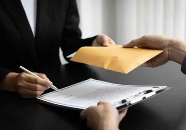 Captación de dinero ilegal por VSF Factor y Nanotecnología Ambiental mediante contratos disfrazados. Foto: Getty.