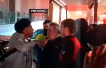 En video | “No me grites”: tenso cruce de Mojica con aficionados del Mallorca