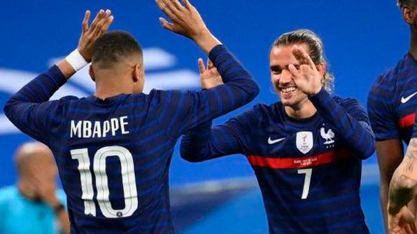 Kylian Mbappé y Antoine Griezmann, dos de las grandes figuras de la Selección de Francia. FOTO AFP