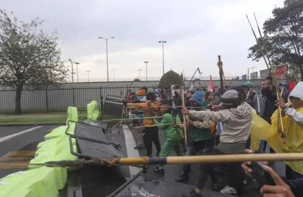 Manifestaciones recientes en la Universidad Nacional encendieron las alertas de las autoridades en Bogotá. FOTO: AFP. 