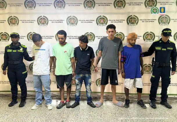 Presuntos integrantes de la banda criminal3 ‘Los Machacos’ fueron capturados en Medellín. FOTO: Cortesía Fiscalía