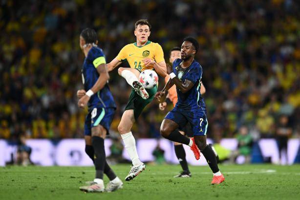 Vinicius Jr disputando una pelota. Este miércoles volvió al gol. FOTO: X Socceroos