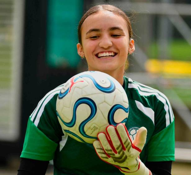 La Selección Colombia femenina sub 17 viajó este martes a Paraguay para disputar el Sudamericano de la categoría que arranca este 24 de abril y va hasta el 5 de mayo. FOTO CORTESÍA FCF