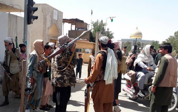 Los talibanes están a punto de capturar las dos mayores ciudades del país después de Kabul, Herat y Kandahar. FOTO EFE