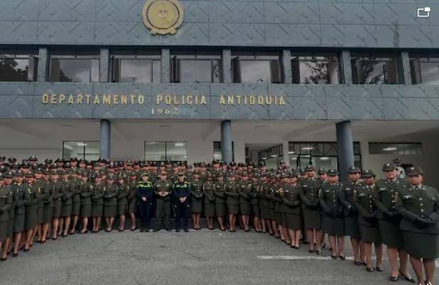 Los nuevos uniformados fueron presentados en la sede del comando departamental de Policía. FOTO: Cortesía