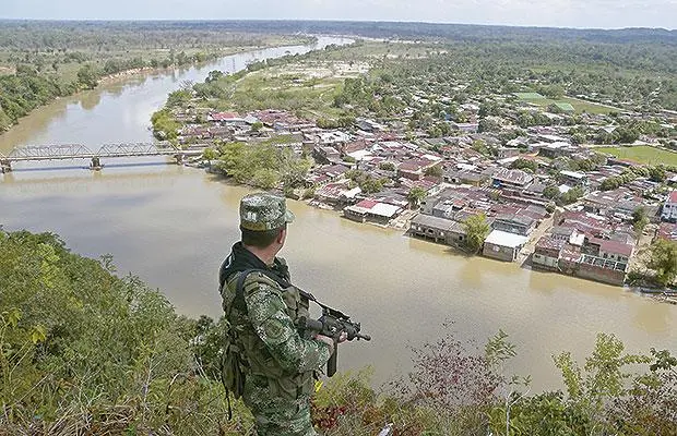 De la Espriella declaró objetivo militar a dos cabecillas del Catatumbo y les dio un mes para entregarse, ¿quiénes son?