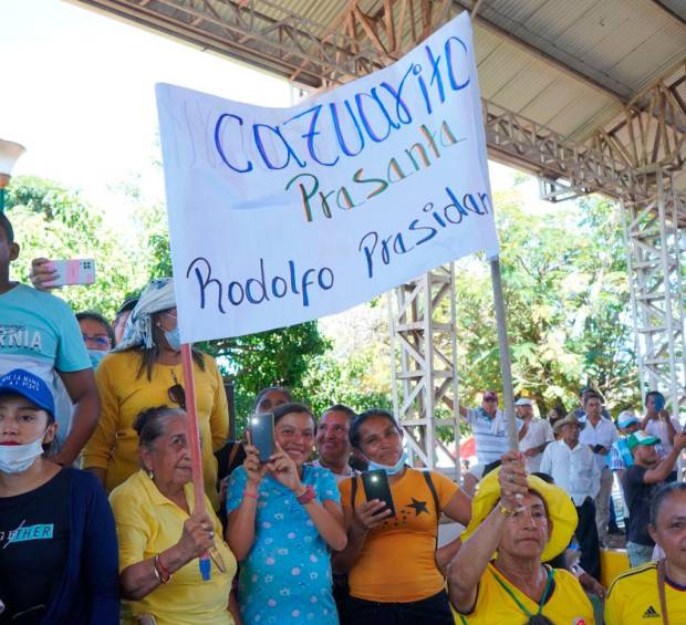 Habitantes en Vichada apoyan a Rodolfo Hernández. FOTO: CORTESÍA LIGA DE GOBERNANTES ANTICORRUPCIÓN