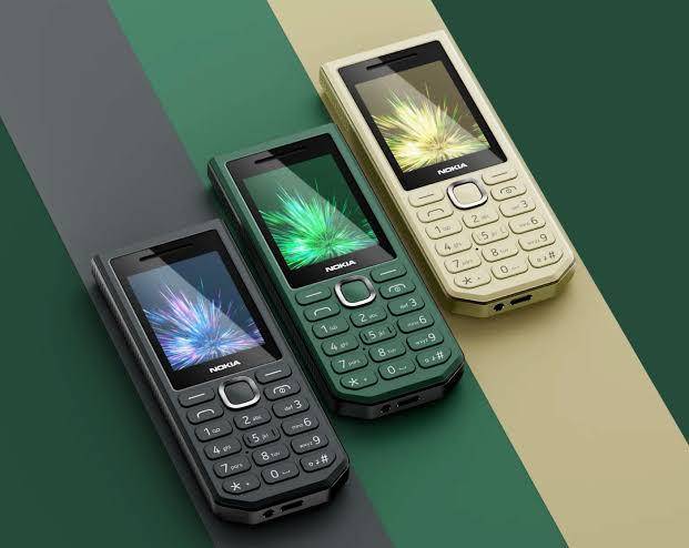 El sucesor espiritual del 1100, el Nokia 300 Charge, fue presentado por HMD Global con batería de hasta 40 días de duración y función de carga inversa para otros dispositivos. FOTO cortesía
