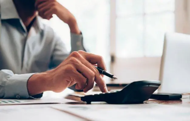Los aprendices recibirán apoyo económico durante su formación y práctica. FOTO: Getty
