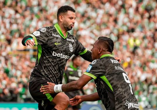 Alfreo Morelos y Edwwin Cardona, ingresaron para el segundo tiempo en el duelo ante Fortaleza en El Campín y le cambiaron la cara al equipo verdolaga. FOTO: @nacionaloficial