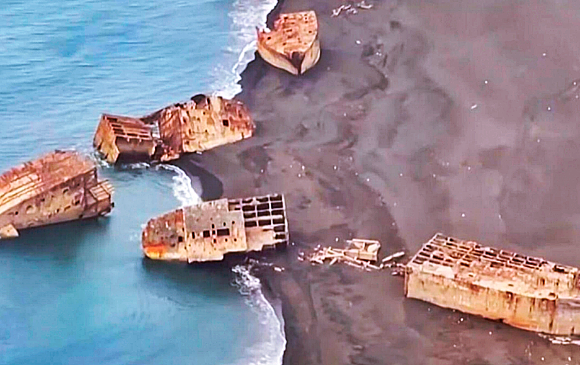 Esta es la toma aérea que realizó All Nipon News de Japón para mostrar los restos de estos navíos. FOTO Cortesía