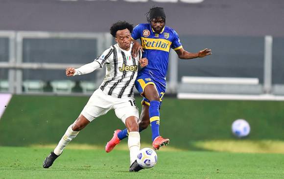 Juventus se concentró en el juego de ayer por la Liga de Italia y venció 3-1 a Parma con Juan G. Cuadrado en cancha. FOTO efe