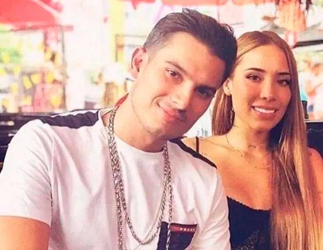 La relación de Pipe Bueno y Luisa Fernanda W se oficializó después de la muerte del cantante Legarda, anterior pareja de ella. Foto: Colprensa.