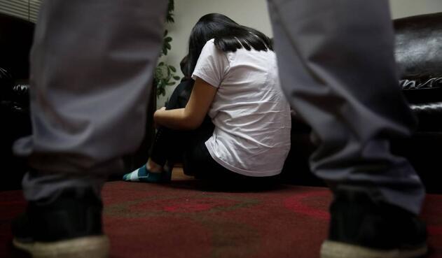 ¿Qué se sabe del expolicía colombiano detenido en España por aparente abuso sexual de dos niñas?