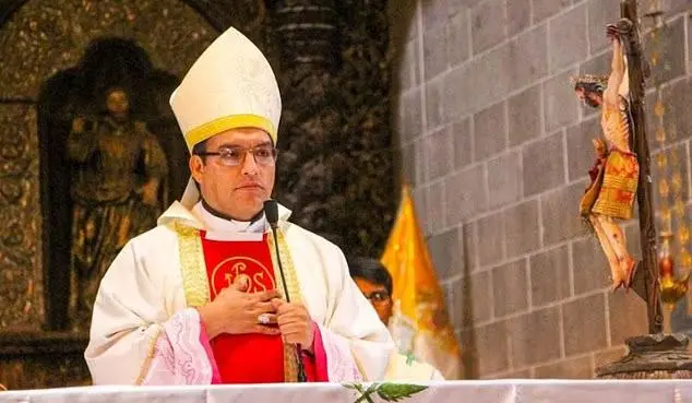 Obispo peruano renunció al Vaticano en medio de escándalo por 17 amantes y presunta malversación